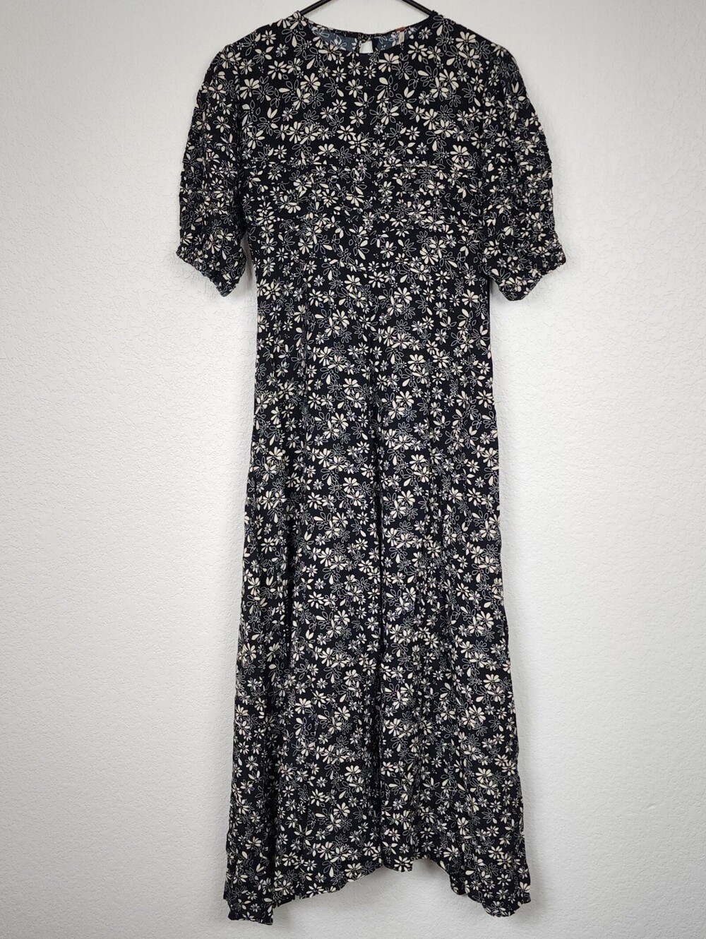 Free People Black Floral Size 0 Midi Dress